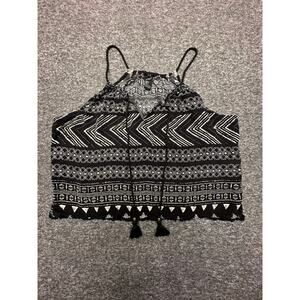 ✨ Forever 21 Tribal Print Geometric Boxy Crop Top - S ✨
